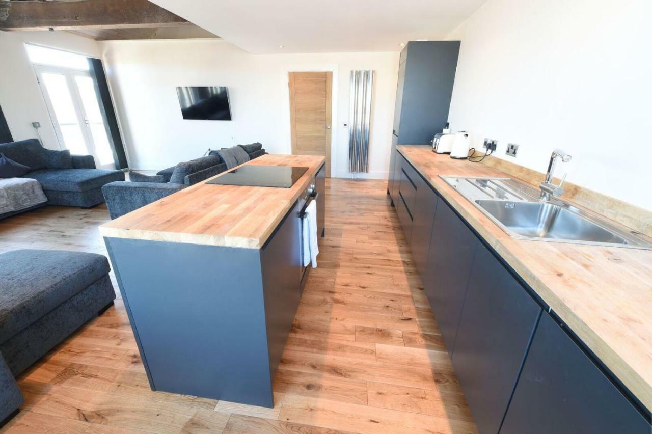 Stunning Penthouse Slps 20 Manchester Exterior foto